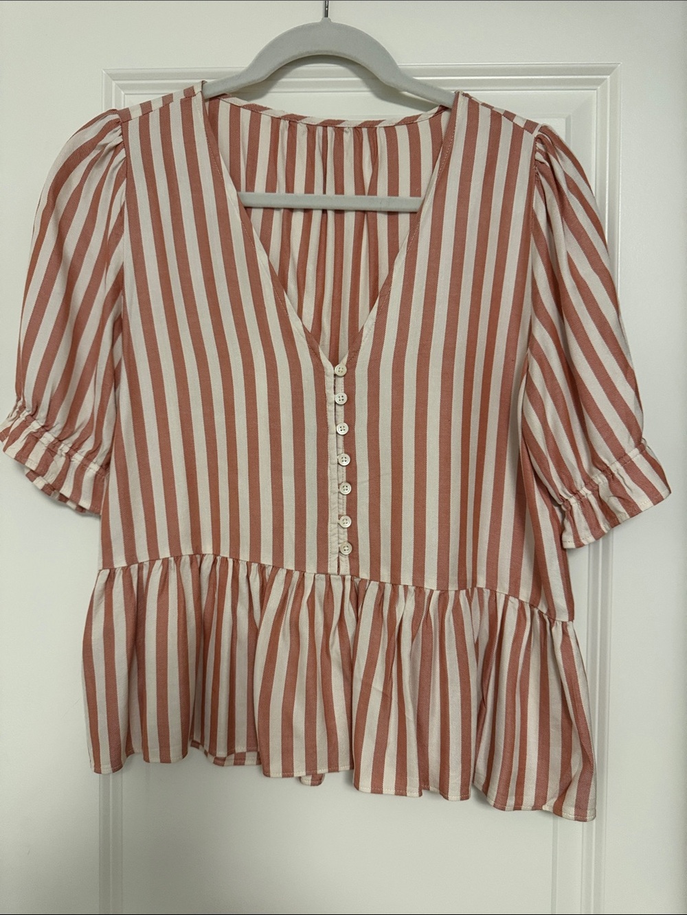 Madewell Courtyard Ruffle Hem blouse - Rust/White
